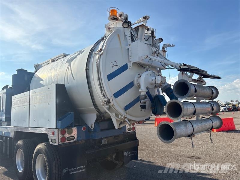 Peterbilt on Peterbilt 335 6x4 Sewer Cleaner Truck Vákuum teherautok