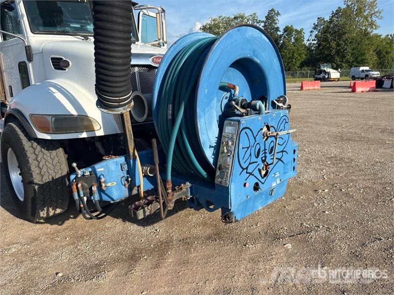 Peterbilt on Peterbilt 335 6x4 Sewer Cleaner Truck Vákuum teherautok