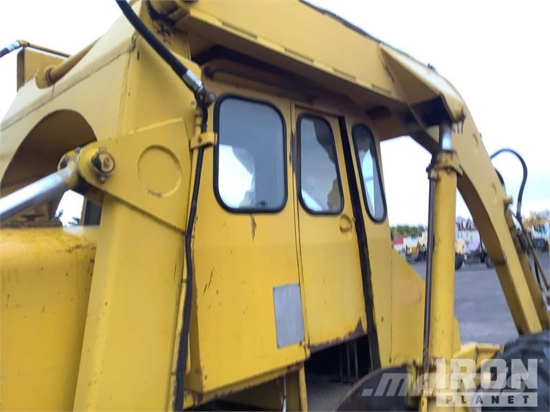Pettibone 104-C Rough Terrain Forklift Arazi tipi forklift