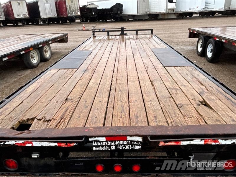 PJ Trailers Trailers 20 ft T/A Flatbed Trailer Бордови