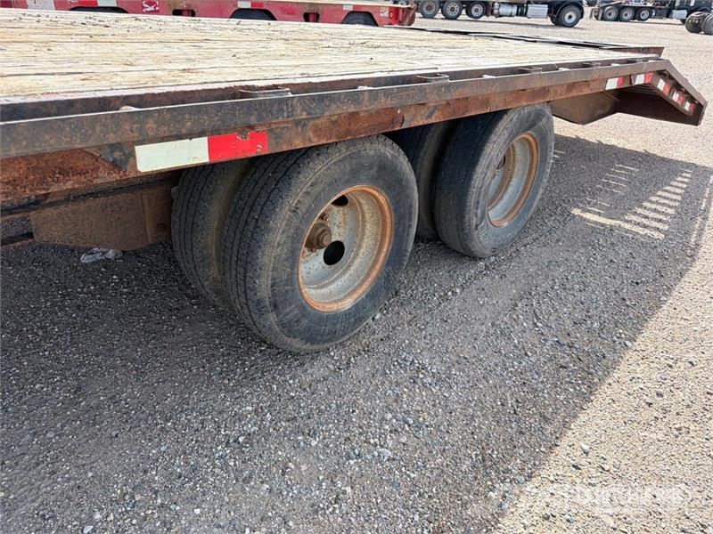 PJ Trailers Trailers D7142 32 ft T/A Gooseneck Equipm Autotreilerid