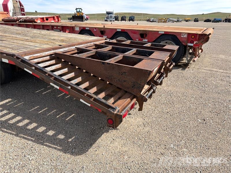 PJ Trailers Trailers D7142 32 ft T/A Gooseneck Equipm Autotreilerid