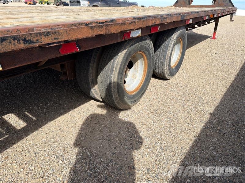 PJ Trailers Trailers D7142 32 ft T/A Gooseneck Equipm Autotreilerid