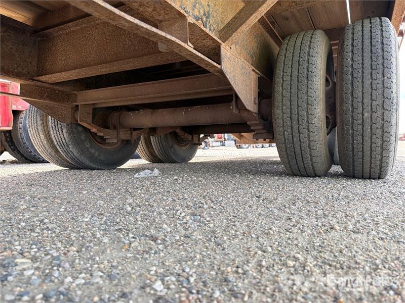 PJ Trailers Trailers D7142 32 ft T/A Gooseneck Equipm Autotreilerid
