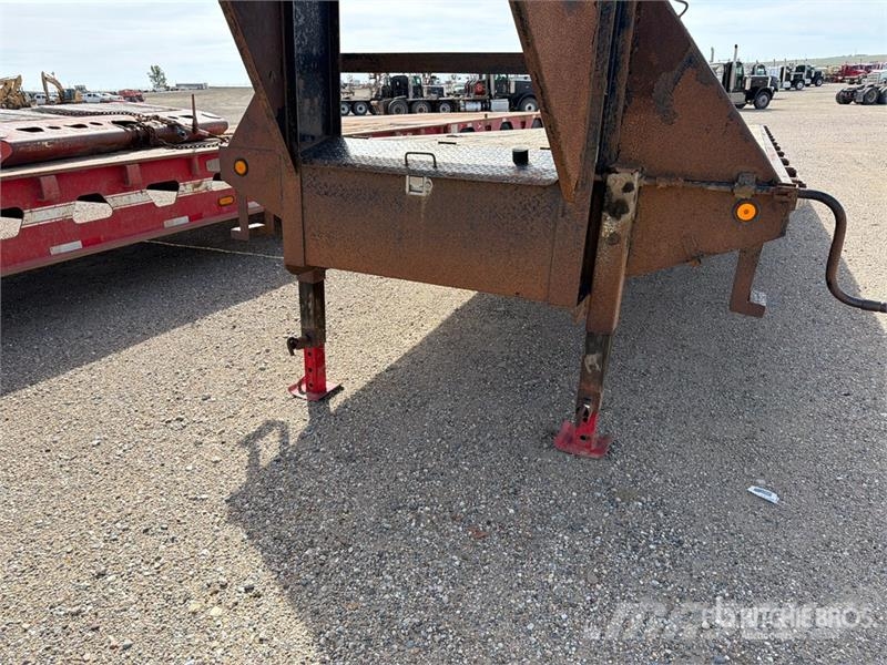 PJ Trailers Trailers D7142 32 ft T/A Gooseneck Equipm Autotreilerid