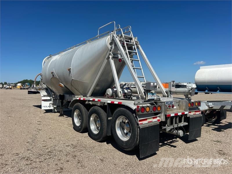 Polar 840 gal Tri/A Pneumatic Bulk Trailer Outros Reboques