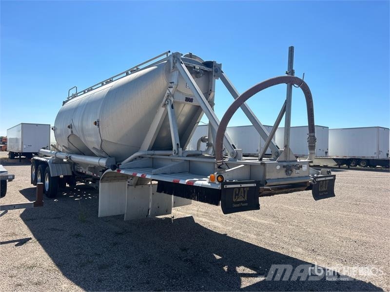 Polar 840 gal Tri/A Pneumatic Bulk Trailer Outros Reboques