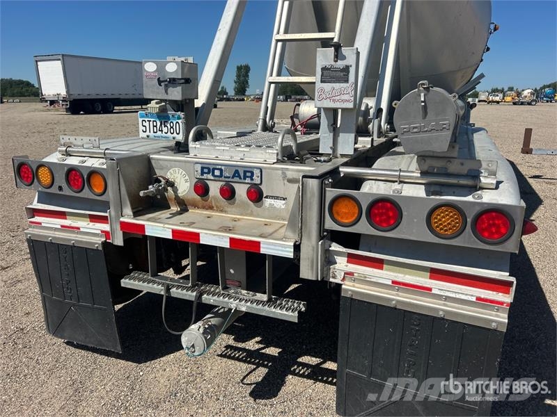 Polar 840 gal Tri/A Pneumatic Bulk Trailer Outros Reboques