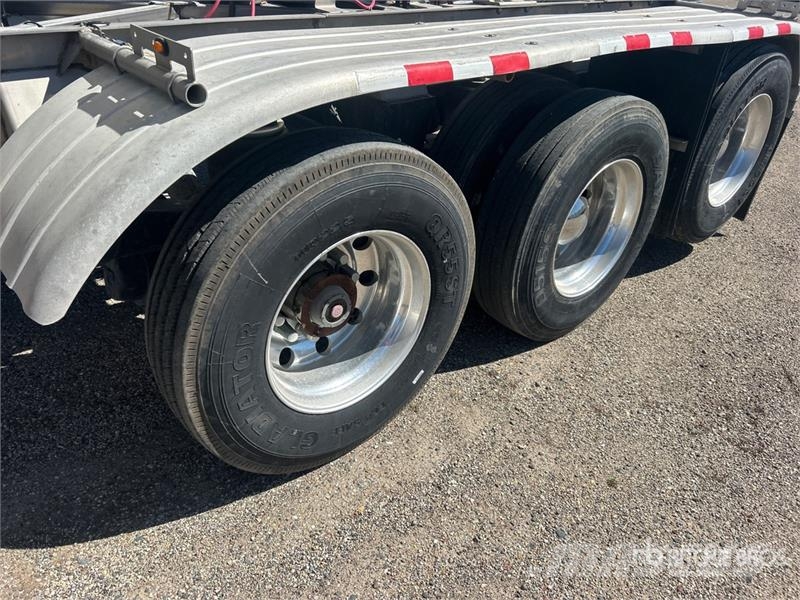 Polar 840 gal Tri/A Pneumatic Bulk Trailer Outros Reboques
