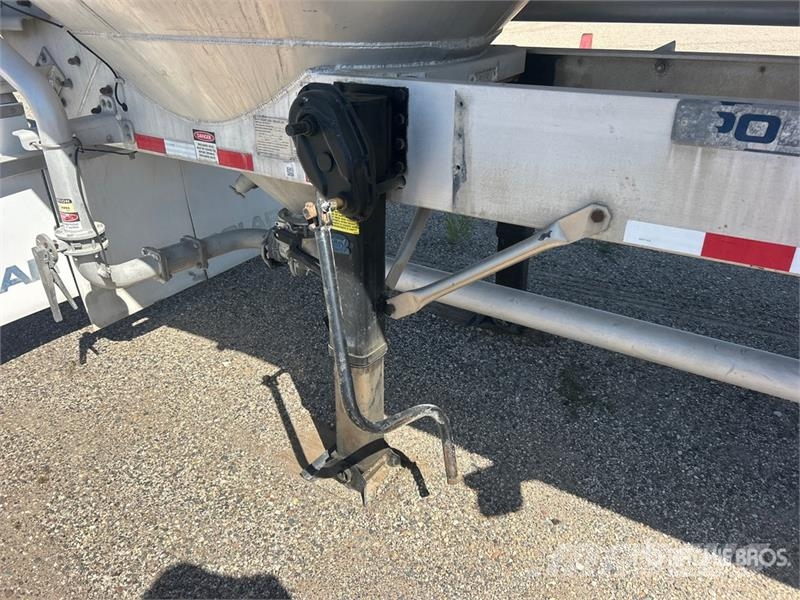 Polar 840 gal Tri/A Pneumatic Bulk Trailer Outros Reboques