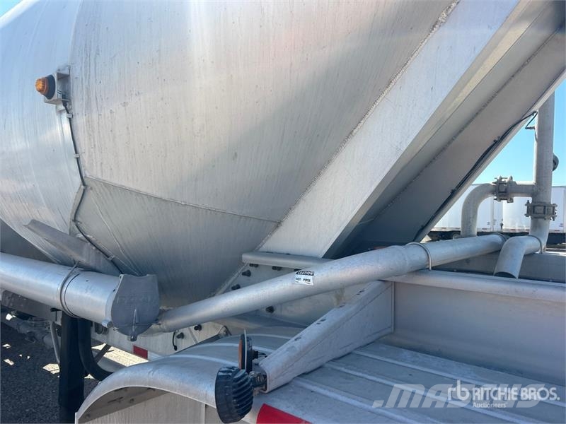 Polar 840 gal Tri/A Pneumatic Bulk Trailer Outros Reboques