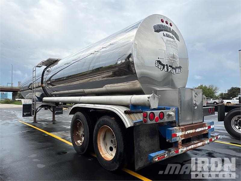 Polar Tank 7000 gal T/A Tanker Trailer Autocisternas