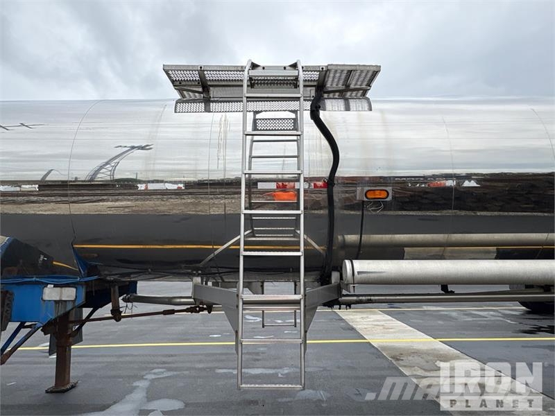 Polar Tank 7000 gal T/A Tanker Trailer Autocisternas