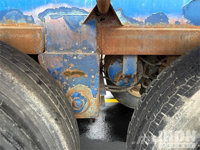 Polar Tank 7000 gal T/A Tanker Trailer Autocisternas