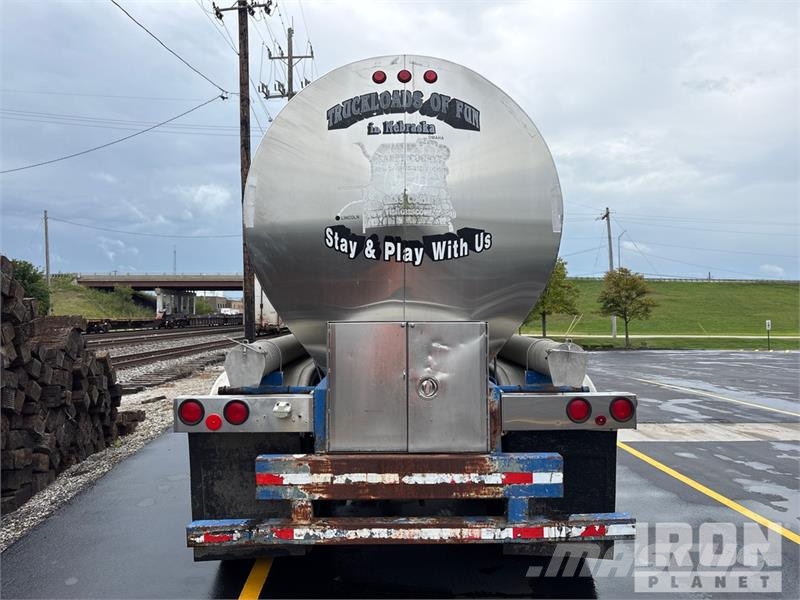 Polar Tank 7000 gal T/A Tanker Trailer Autocisternas