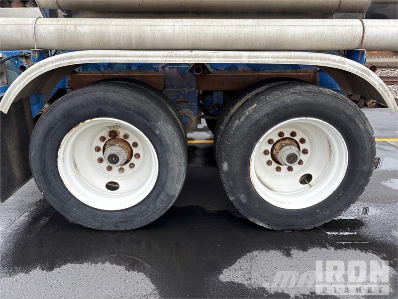 Polar Tank 7000 gal T/A Tanker Trailer Autocisternas