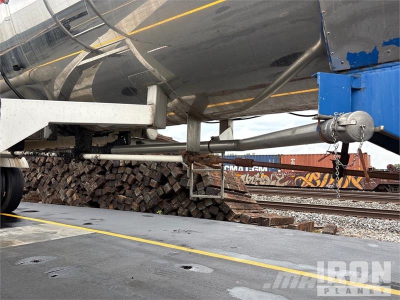 Polar Tank 7000 gal T/A Tanker Trailer Autocisternas