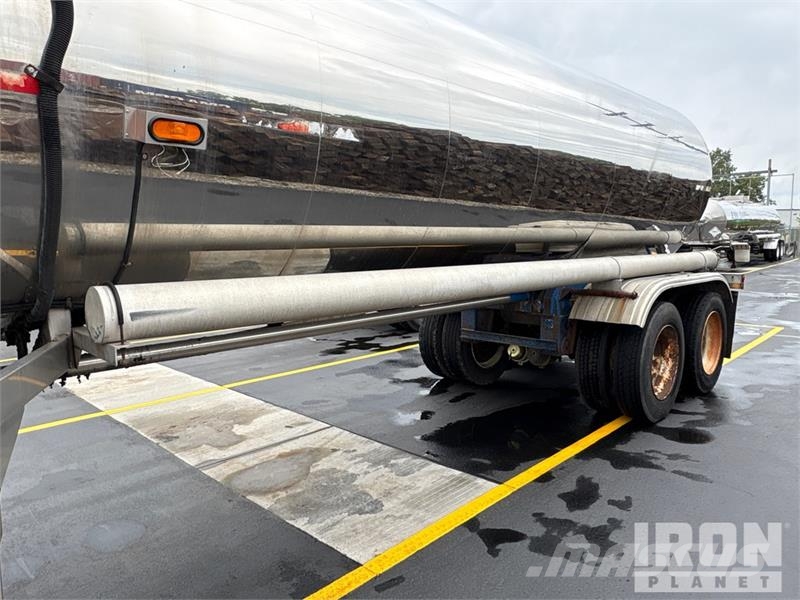 Polar Tank 7000 gal T/A Tanker Trailer Autocisternas