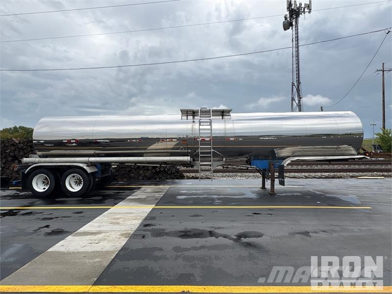 Polar Tank 7000 gal T/A Tanker Trailer Autocisternas