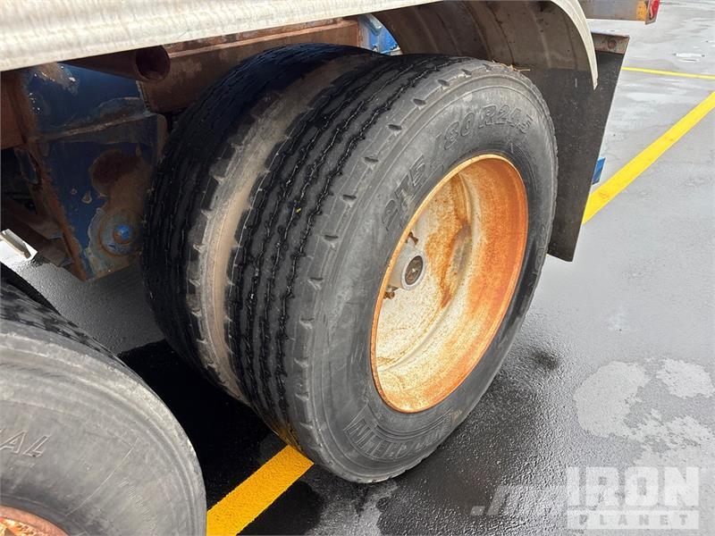 Polar Tank 7000 gal T/A Tanker Trailer Autocisternas