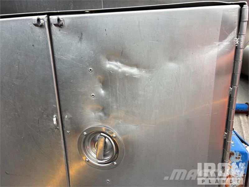 Polar Tank 7000 gal T/A Tanker Trailer Autocisternas