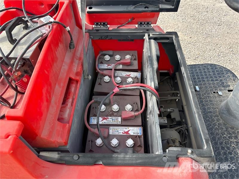 Power Boss Boss Apex 47 Ride-On Floor Sweeper Otros equipos para cosecha