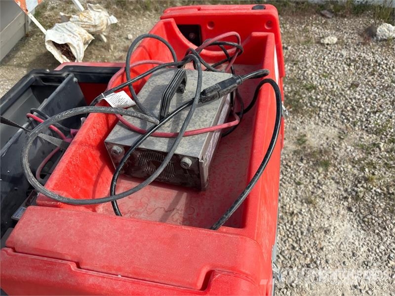 Power Boss Boss Apex 47 Ride-On Floor Sweeper Otros equipos para cosecha