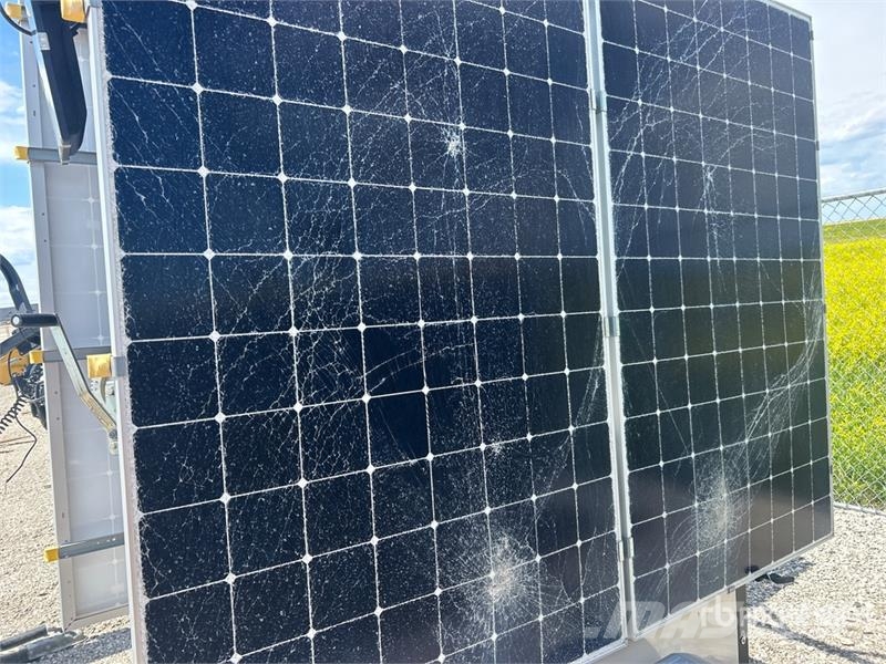 Progress Solar SLT-1400 Solar Light Tower Torri faro