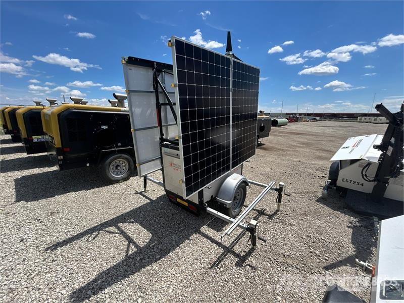 Progress Solar SLT-1400 Solar Light Tower Torri faro