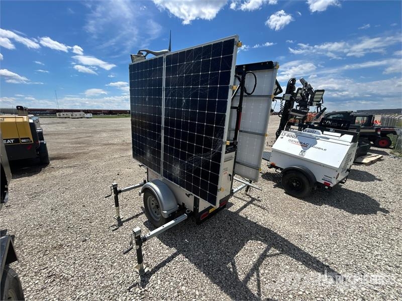 Progress Solar SLT-1400 Solar Light Tower Torri faro