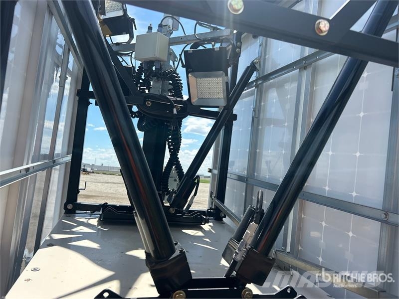 Progress Solar SLT-1400 Solar Light Tower Torri faro