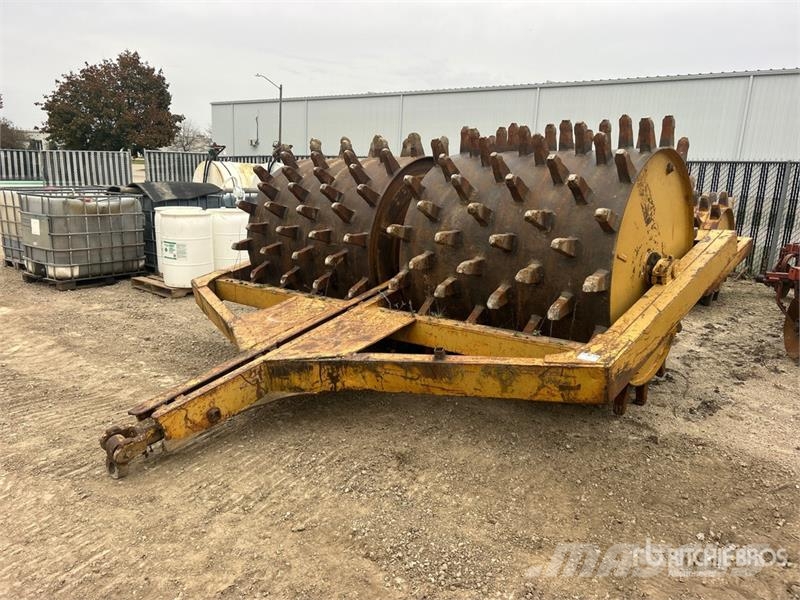 Pull Behind Compactor Towed vibratory rollers