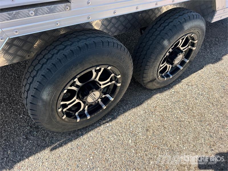 Qingdao TN-T30 15 ft 8 in x 6 ft 11 in 4 Person Portable T Overige componenten