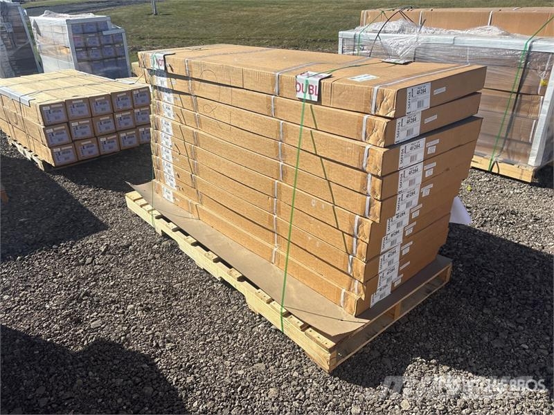Quantity of (10) Leer Fold It Up Soft Tri-Fold Ton Transportes - Outros