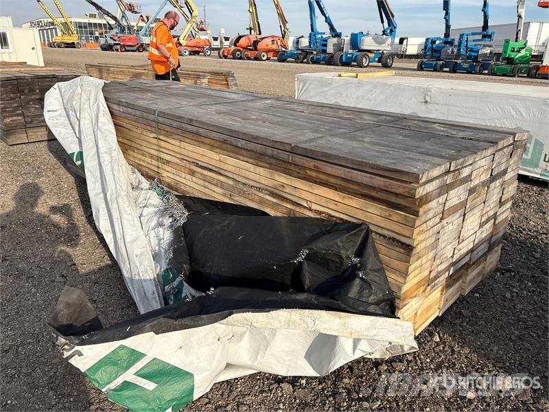 Quantity of (105) 2 in x 10 in x 12 ft SPF Lumber Outros componentes