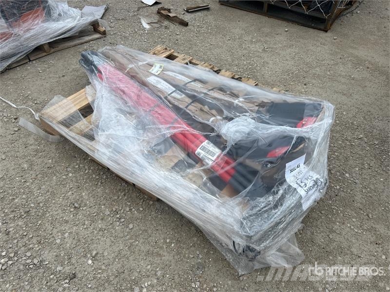 Quantity of (12) 12 Pc Assorted Landscaping Tools 其他農業機械