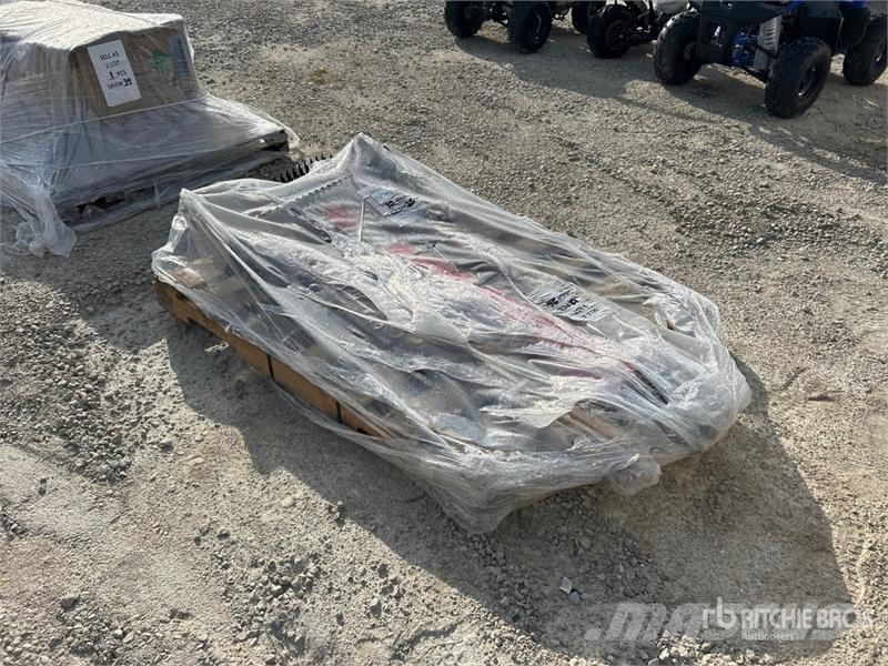  Quantity of (12) Assorted Landscaping Tools ماكينات زراعية - غير ذلك