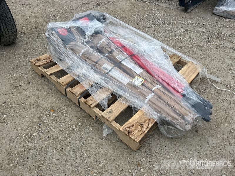  Quantity of (12) Landscaping Tools Sonstige Landmaschinen
