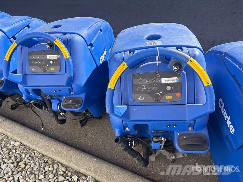  Quantity of (12) Walk-Behind Floor Scrubber مقطورات أخرى