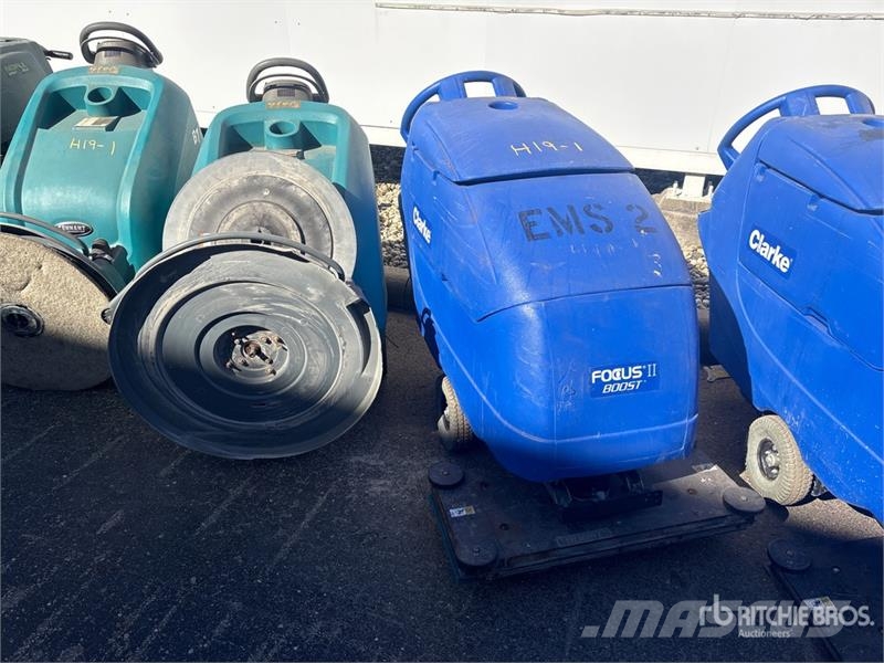 Quantity of (12) Walk-Behind Floor Scrubber مقطورات أخرى