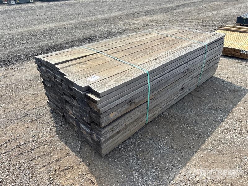 Quantity of (128) 2 in x 6 in x 8 ft SYP Lumber Andet tilbehør