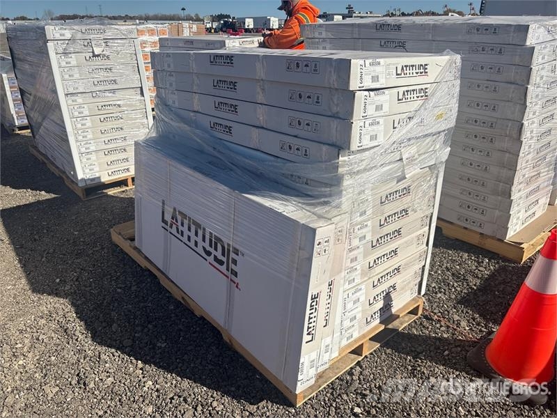  Quantity of (14) Leer Latitude Soft Folding Tonnea Transportes - Outros
