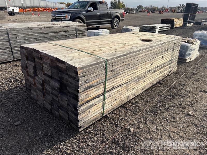  Quantity of (147) 2 in x 8 in x 10 ft SPF Lumber Outros componentes