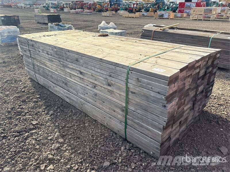  Quantity of (147) 2 in x 8 in x 10 ft SPF Lumber Outros componentes