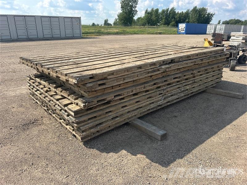 Quantity of 14ft x 8ft Crane Mats Kranar, delar och tillbehör