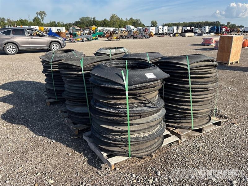 Quantity of (150) Safety Barrel Rings معدات النقل - غير ذلك