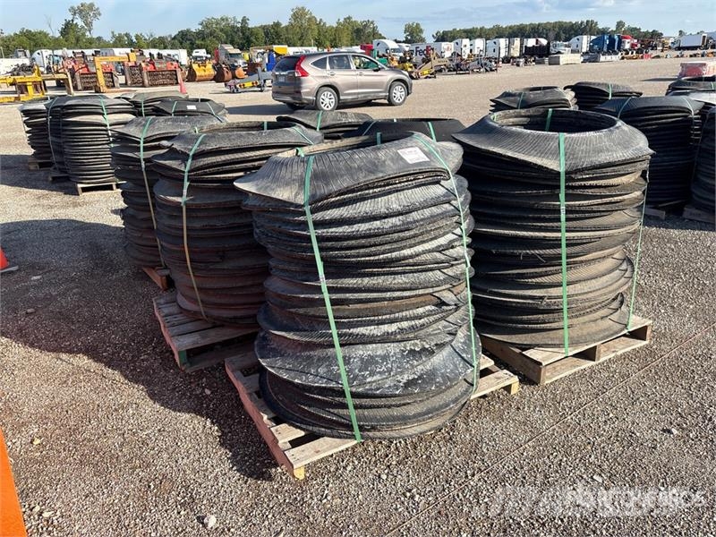  Quantity of (150) Safety Barrel Rings معدات النقل - غير ذلك