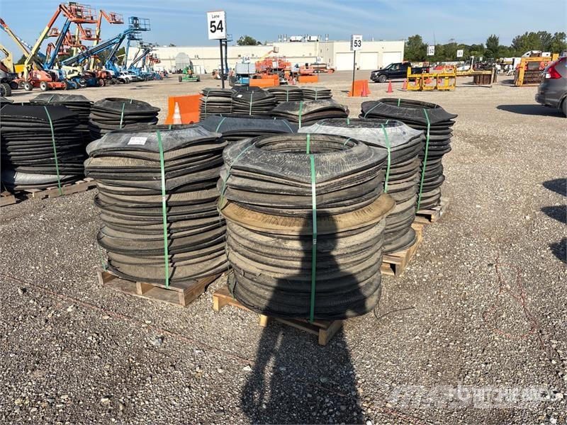  Quantity of (150) Safety Barrel Rings معدات النقل - غير ذلك