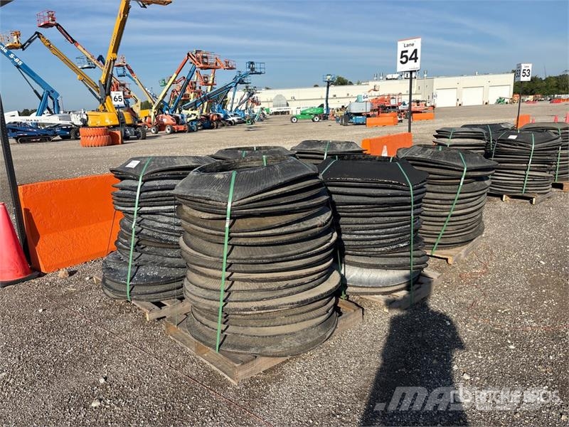  Quantity of (150) Safety Barrel Rings معدات النقل - غير ذلك