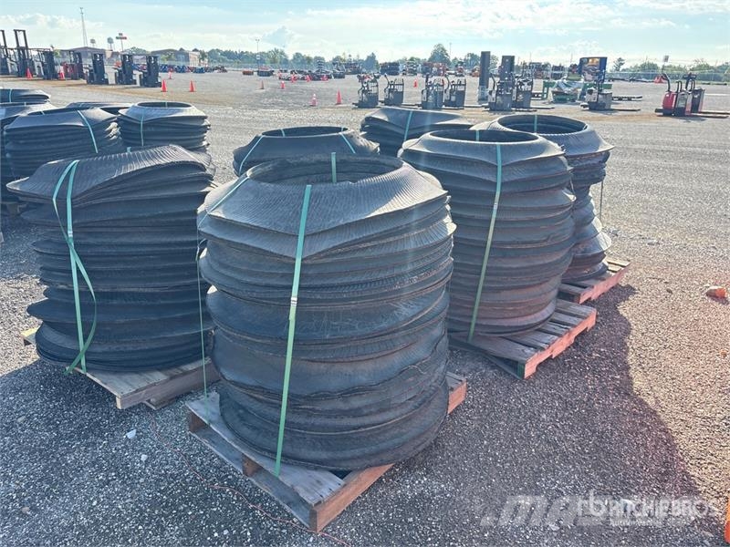  Quantity of (150) Safety Barrel Rings معدات النقل - غير ذلك